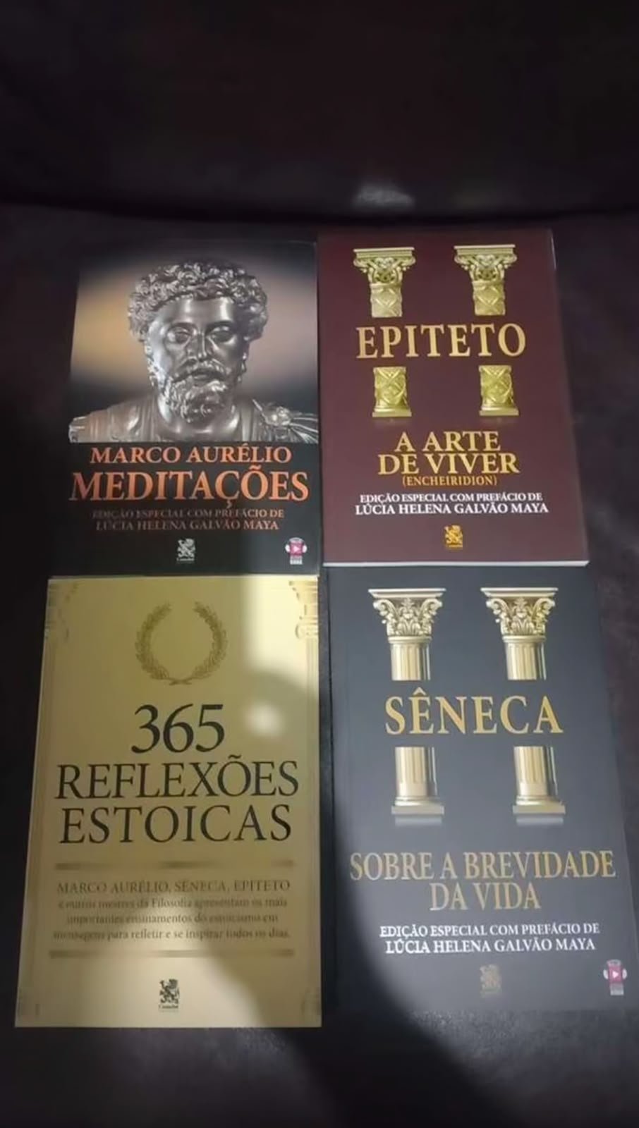 As quatro obras da Biblioteca Estoica organizadas juntas